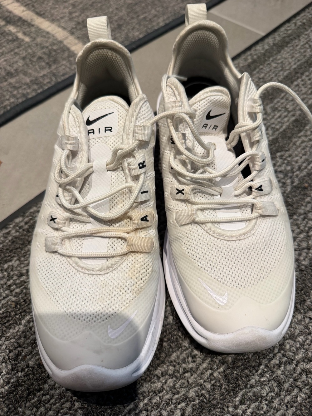 Nike Air Womens white Lightweight Running Shoes